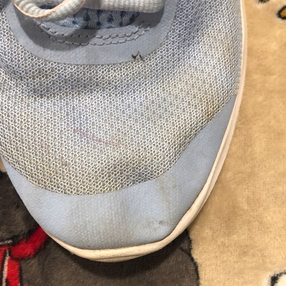 Girls Nikes - Picture 4 of 7